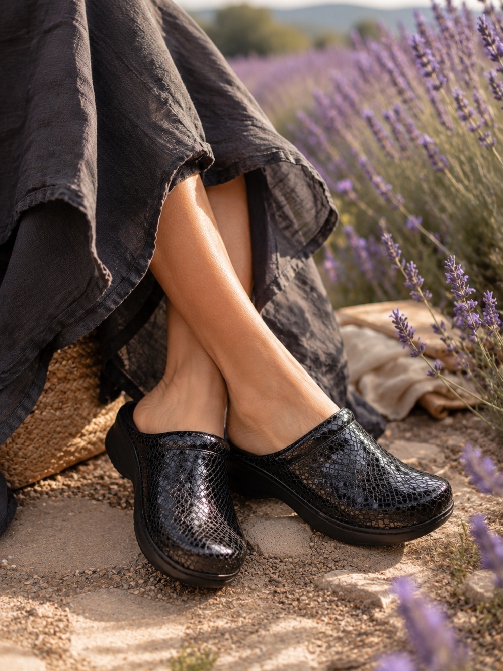 Alegria Women’s Shimmer Black Clogs Comfort Slip-On Shoes Size 41